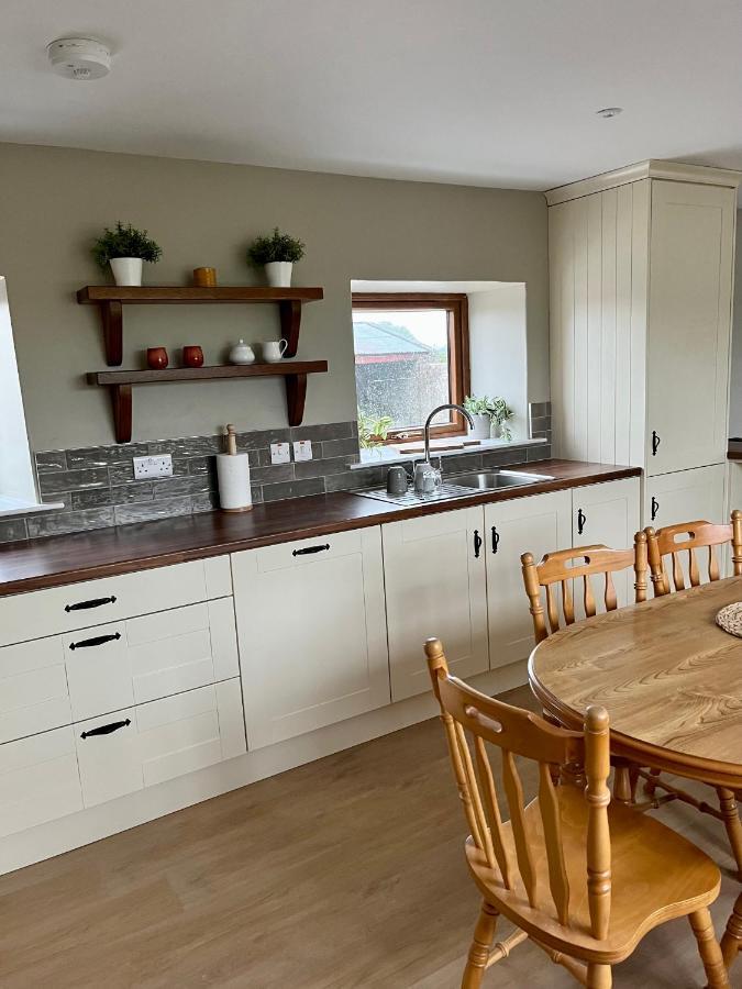 Tom Rocky'S Farmyard Villa Templemore Luaran gambar